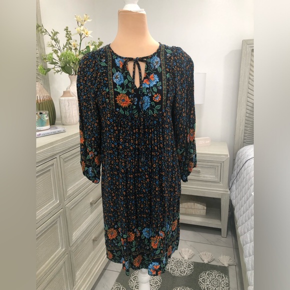 Elegant Floral Long Sleeve Dress - Picture 1 of 11